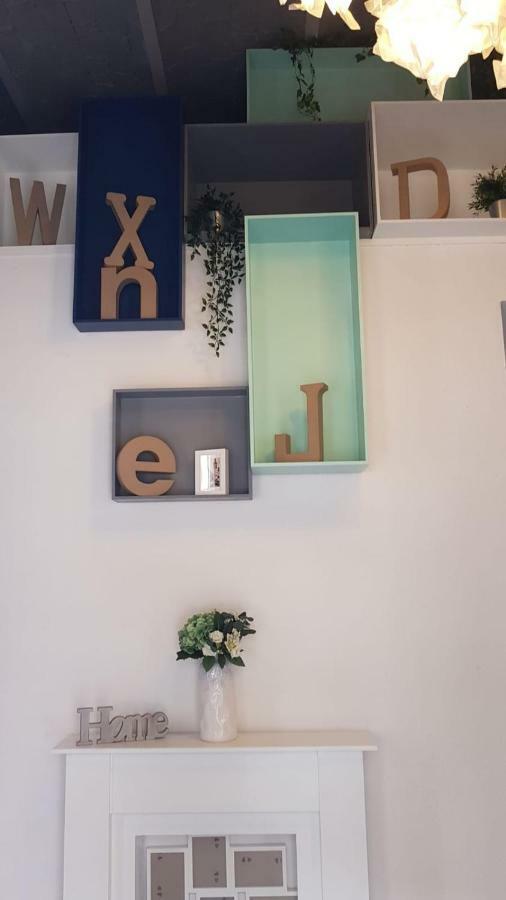 Florista Bonito Alojamiento Bien Comunicado Hotel บาเลนเซีย ภายนอก รูปภาพ