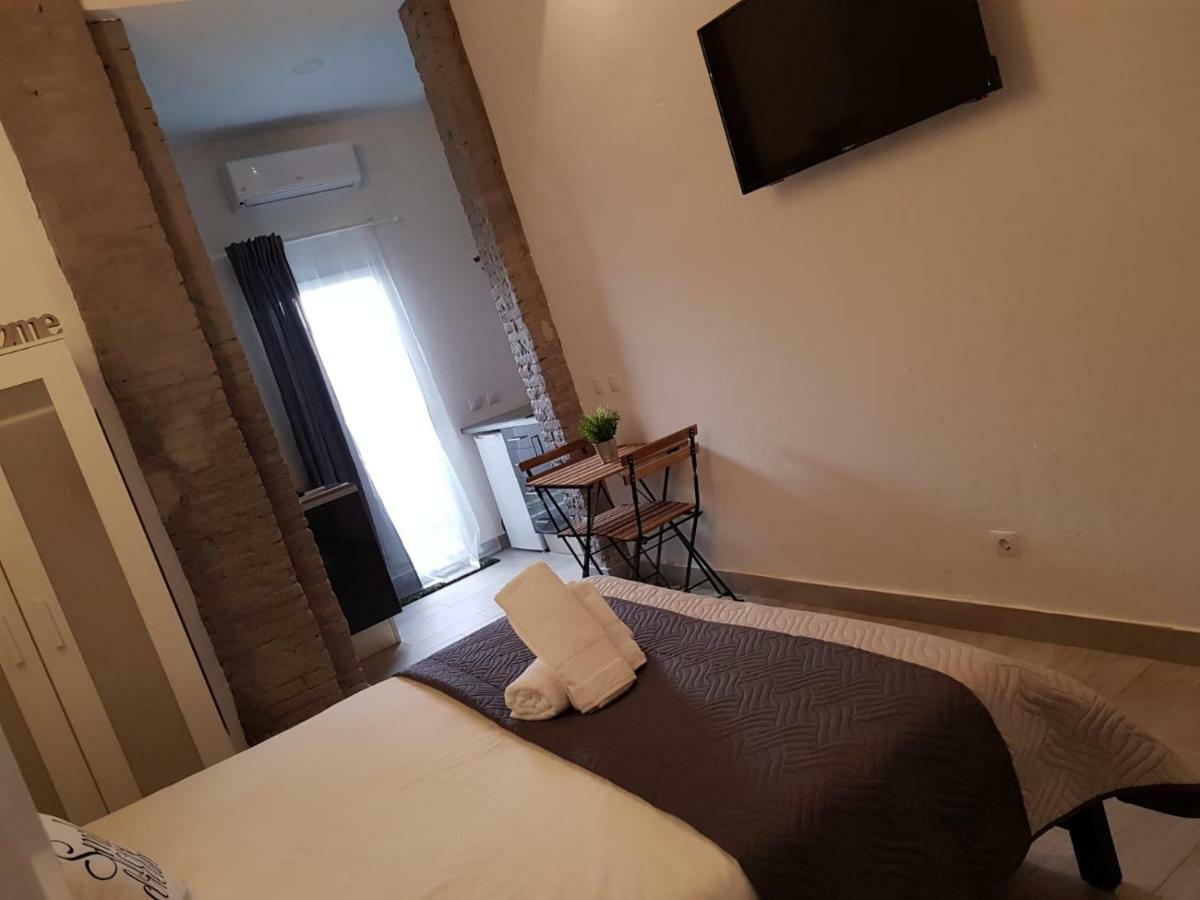 Florista Bonito Alojamiento Bien Comunicado Hotel บาเลนเซีย ภายนอก รูปภาพ