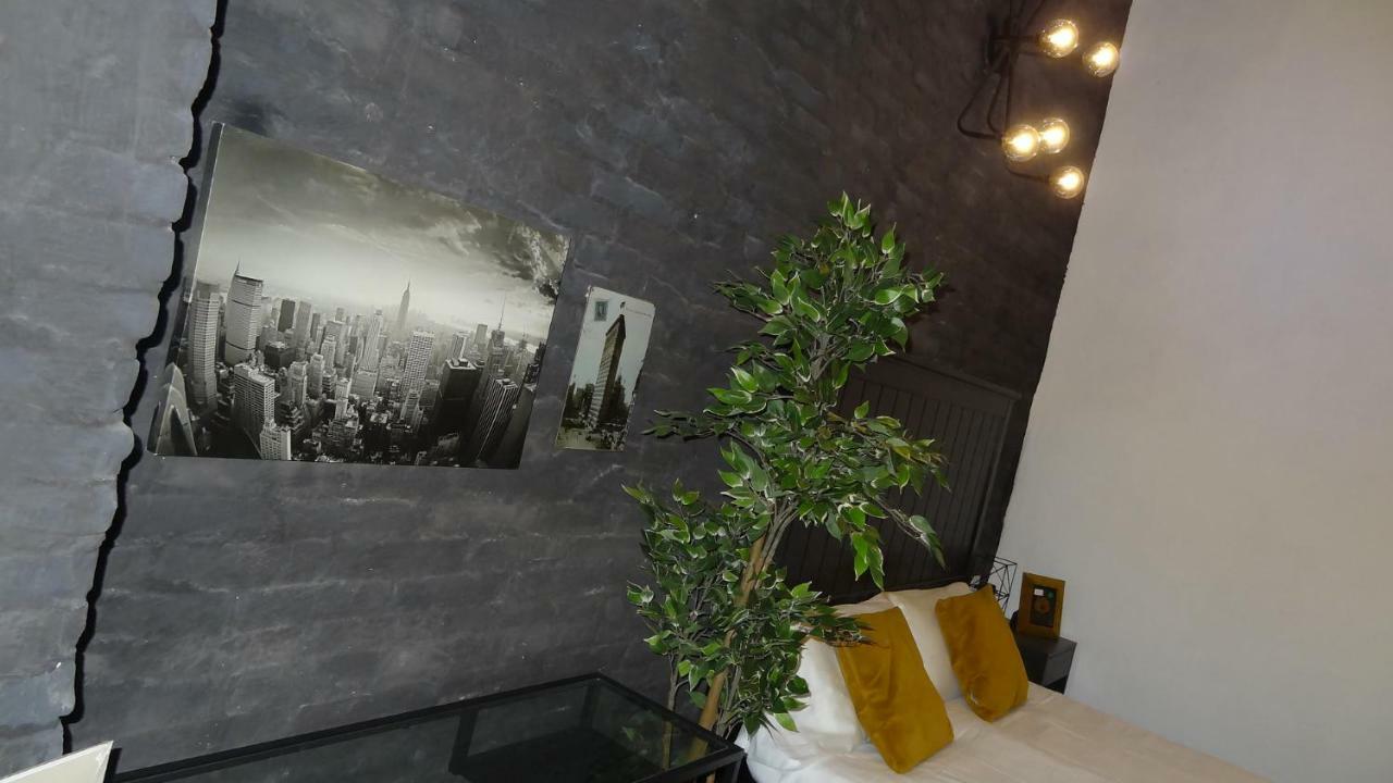 Florista Bonito Alojamiento Bien Comunicado Hotel บาเลนเซีย ภายนอก รูปภาพ