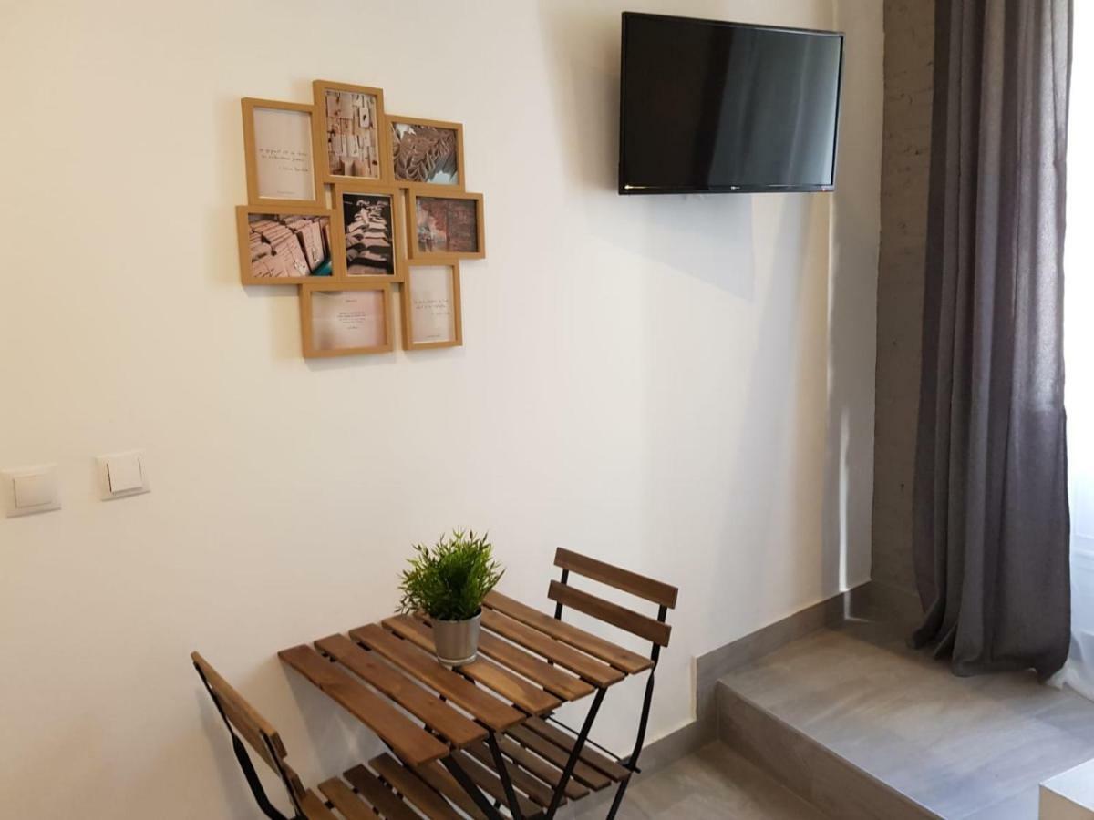 Florista Bonito Alojamiento Bien Comunicado Hotel บาเลนเซีย ภายนอก รูปภาพ
