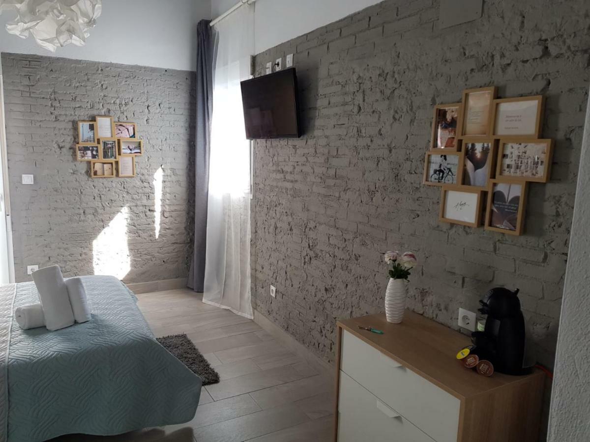 Florista Bonito Alojamiento Bien Comunicado Hotel บาเลนเซีย ภายนอก รูปภาพ