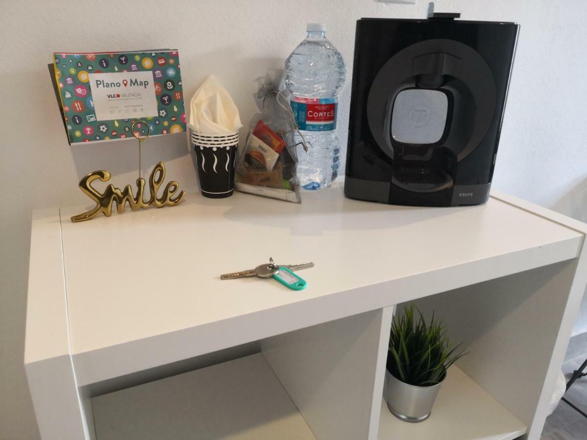 Florista Bonito Alojamiento Bien Comunicado Hotel บาเลนเซีย ภายนอก รูปภาพ